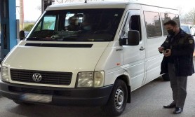 Un moldovean a fost reținut în România conducând un ansambu de vehicule fără să dețină permis care i-ar fi dat acest drept